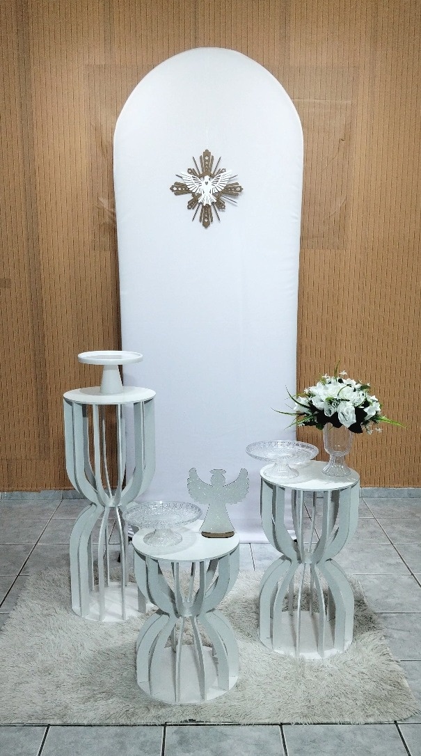 Batizado Branco Com Mesas Ampulheta - lu pegue e montee