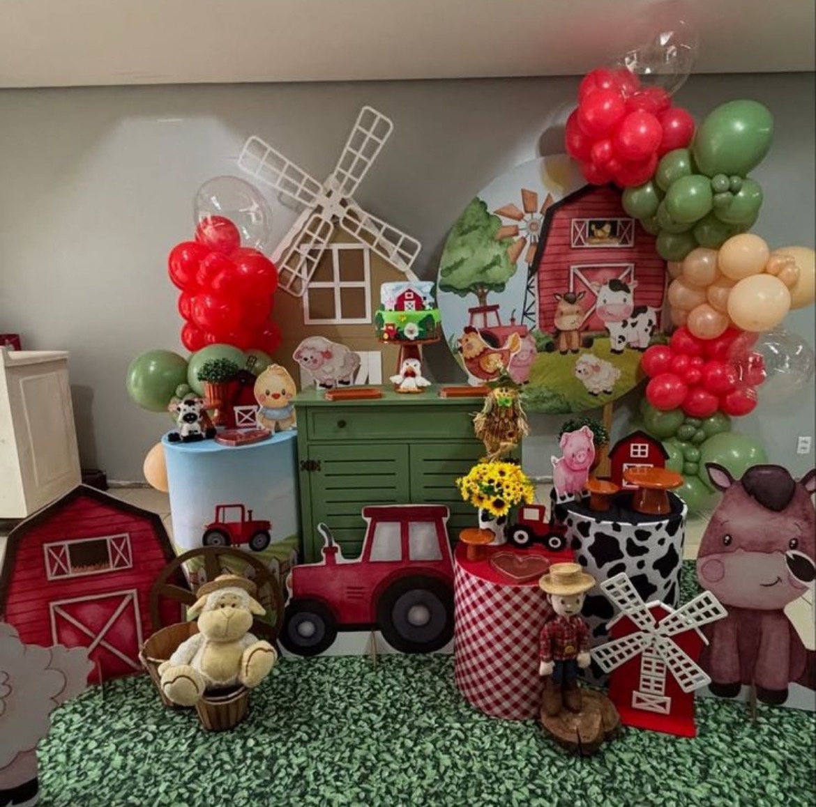 Fazenda Com Montagem E Celeiro - Mãe&filhas