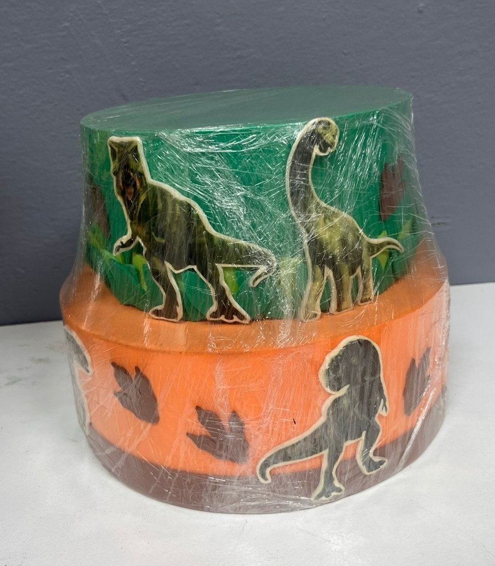 Bolo Fake - Jurassic Park - Festa e Arte Decorações