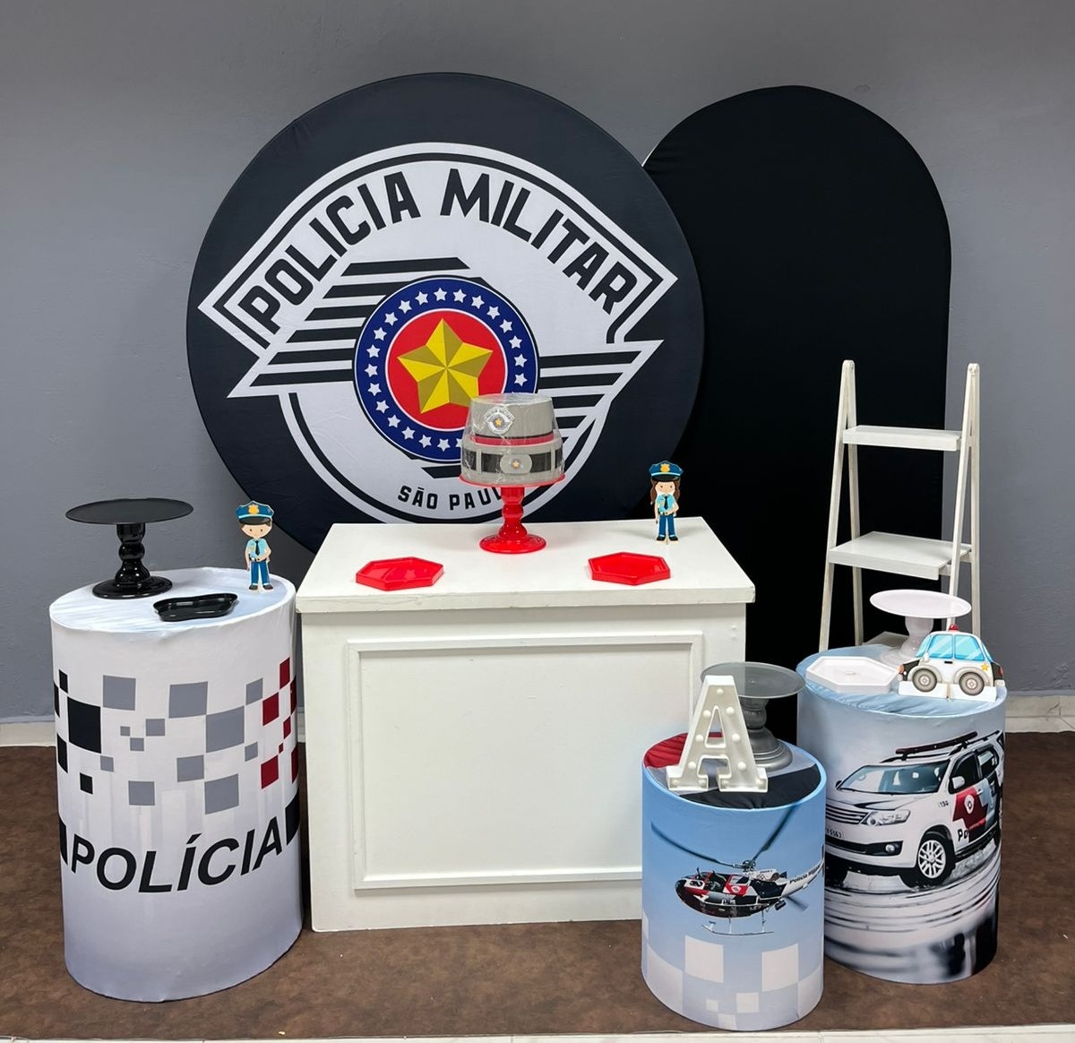 Policia - Ouro  - Festa e Arte Decorações