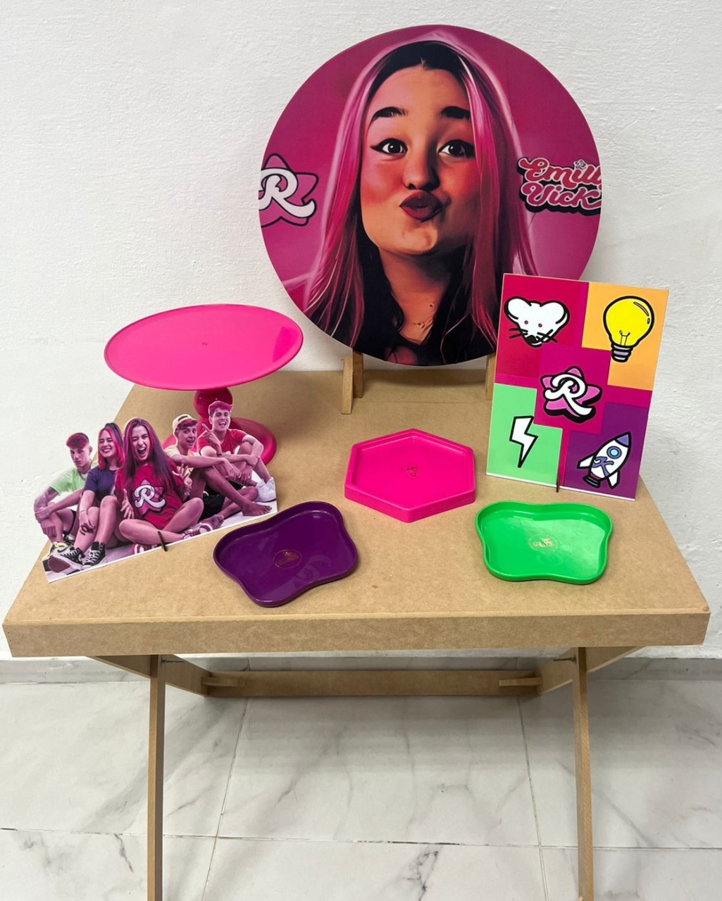 Mk - Emily Vick - Festa e Arte Decorações