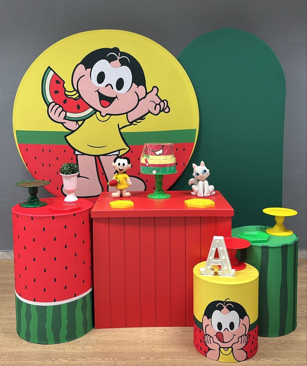 Magali - Ouro  - Festa e Arte Decorações