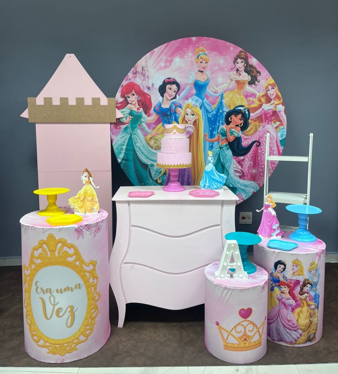 Princesas - Ouro  - Festa e Arte Decorações