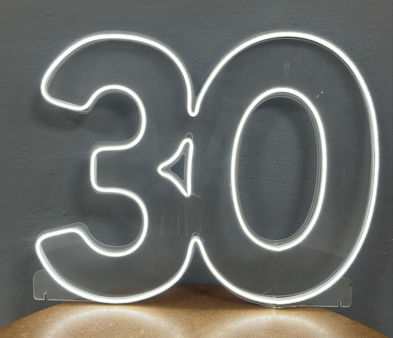 Numeral Em Led - 30 (Branco Frio) - Festa e Arte Decorações