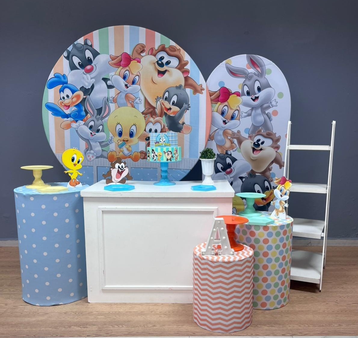 Baby Loney Tunes - Ouro  - Festa e Arte Decorações