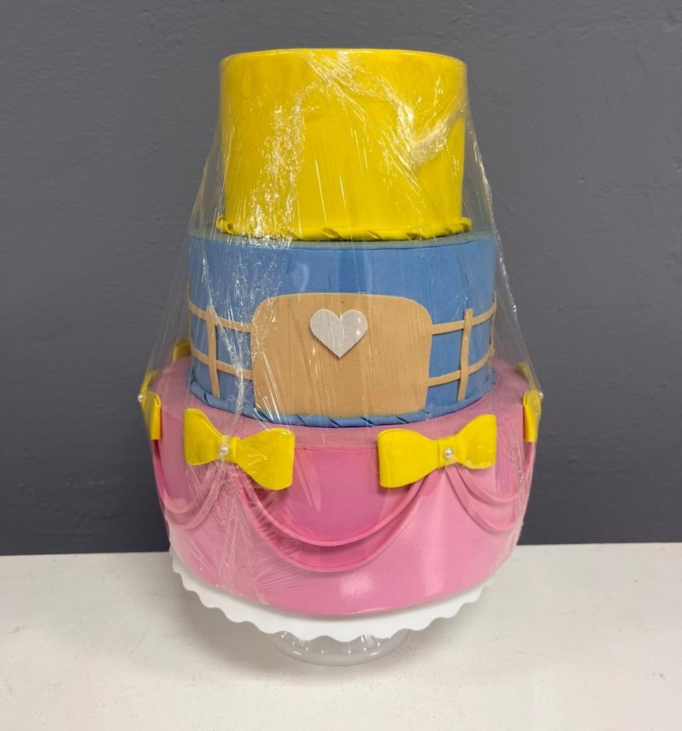 Bolo Fake - Galinha Pintadinha/Fazenda Rosa - Festa e Arte Decorações