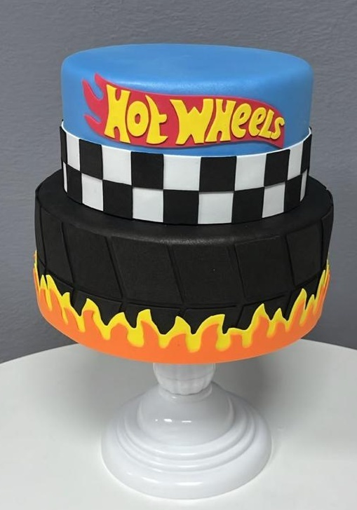 Bolo Fake - Hotwheels 2 - Festa e Arte Decorações