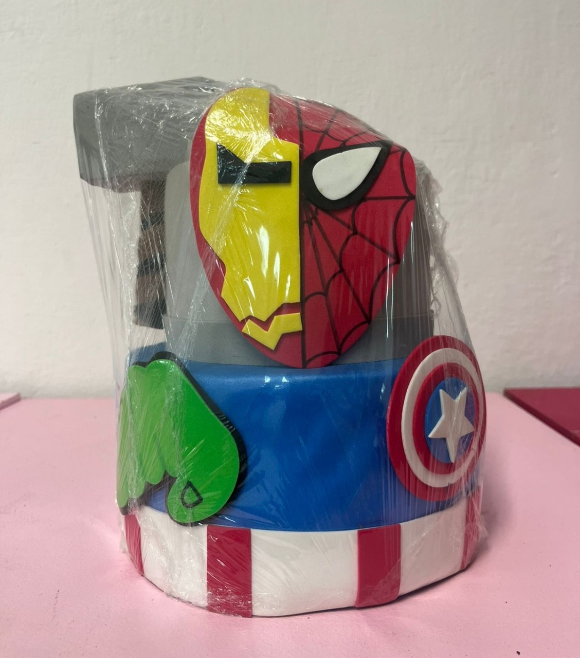 Bolo Vingadores  - Festa e Arte Decorações