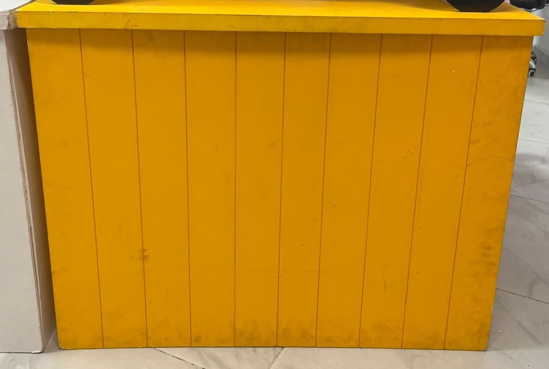 Mesa Frisada - Amarela  - Festa e Arte Decorações