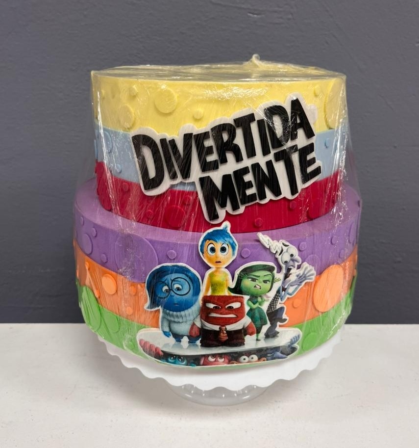 Bolo Fake - Divertidamente - Festa e Arte Decorações