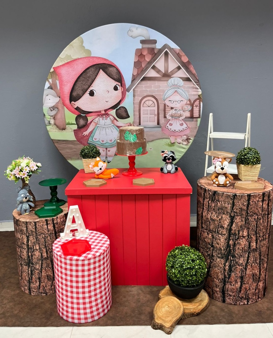 Chapeuzinho Vermelho - Prata  - Festa e Arte Decorações