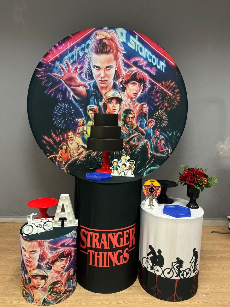 Stranger Things 2 - Festa e Arte Decorações