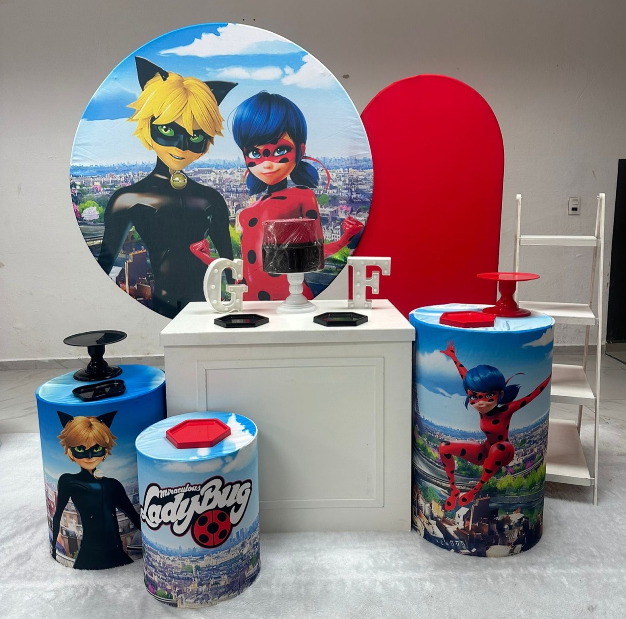 Lady Bug - Miraculous  - Festa e Arte Decorações