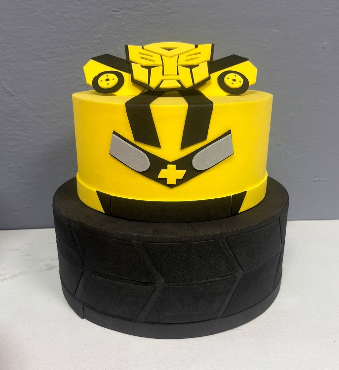 Bolo Fake - Transformers - Festa e Arte Decorações