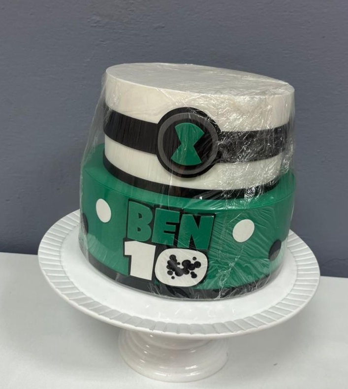 Bolo Fake - Ben 10 - Festa e Arte Decorações