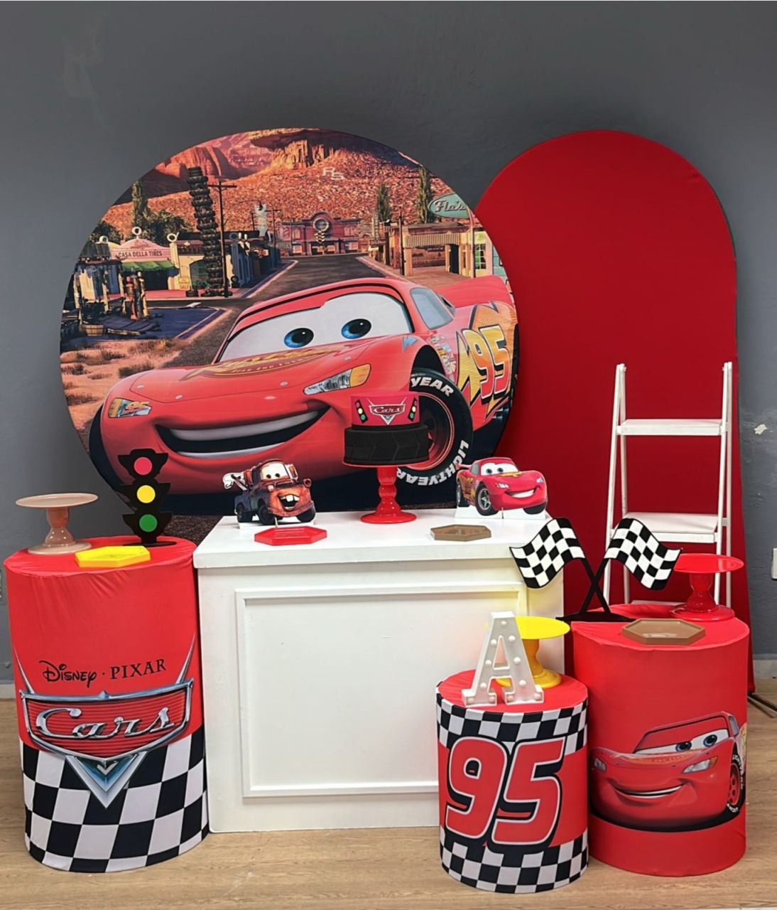 Carros (Mcqueen) - Ouro - Festa e Arte Decorações