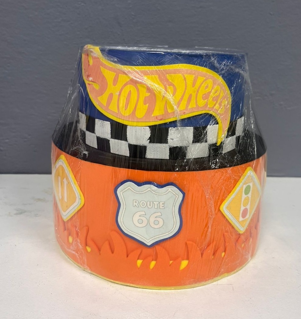 Bolo Fake - Hotwheels - Festa e Arte Decorações