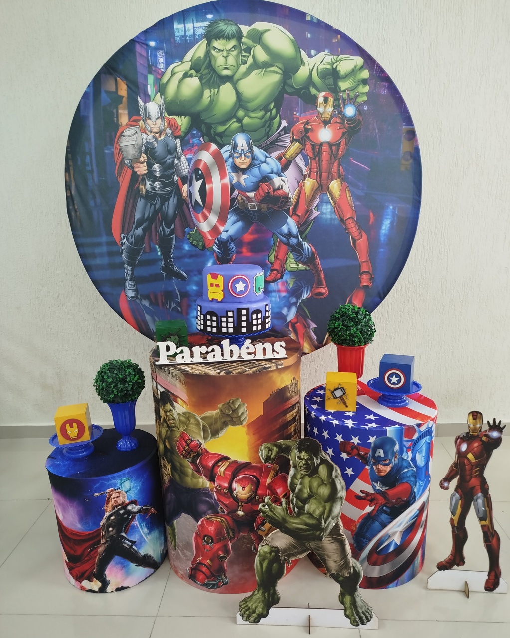 Vingadores  - ana_decoracoes.peguemonte