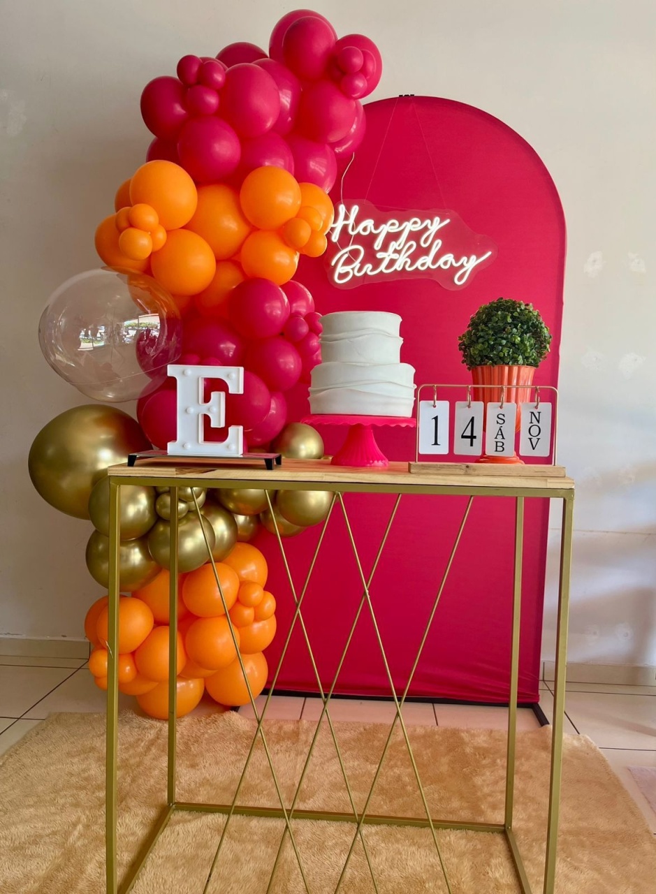 Pink E Laranja Com Mesa Dourada - LuaPegueMonte