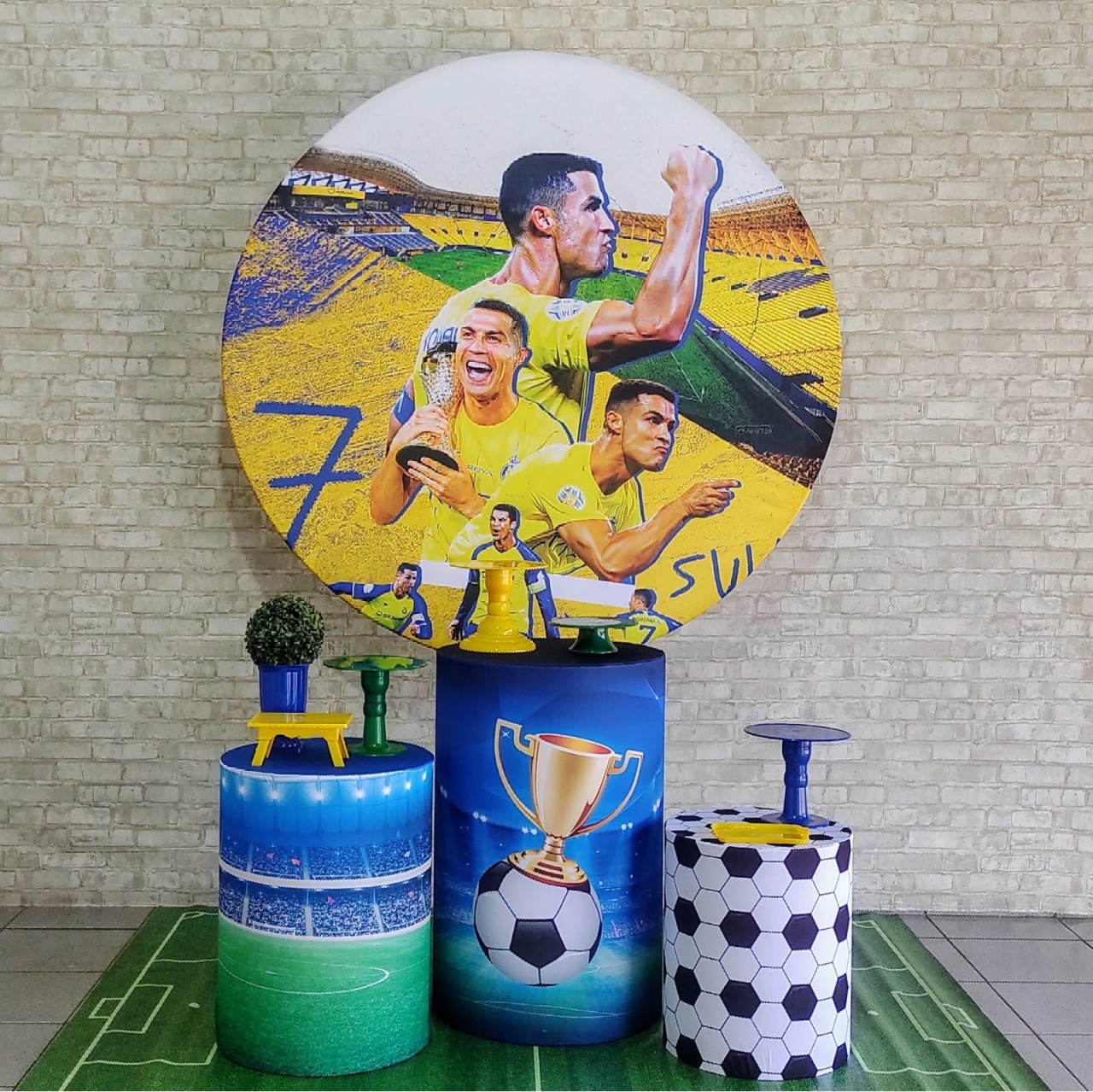 Cristiano Ronaldo  Kit Prata   - DFEST PEGUE E MONTE