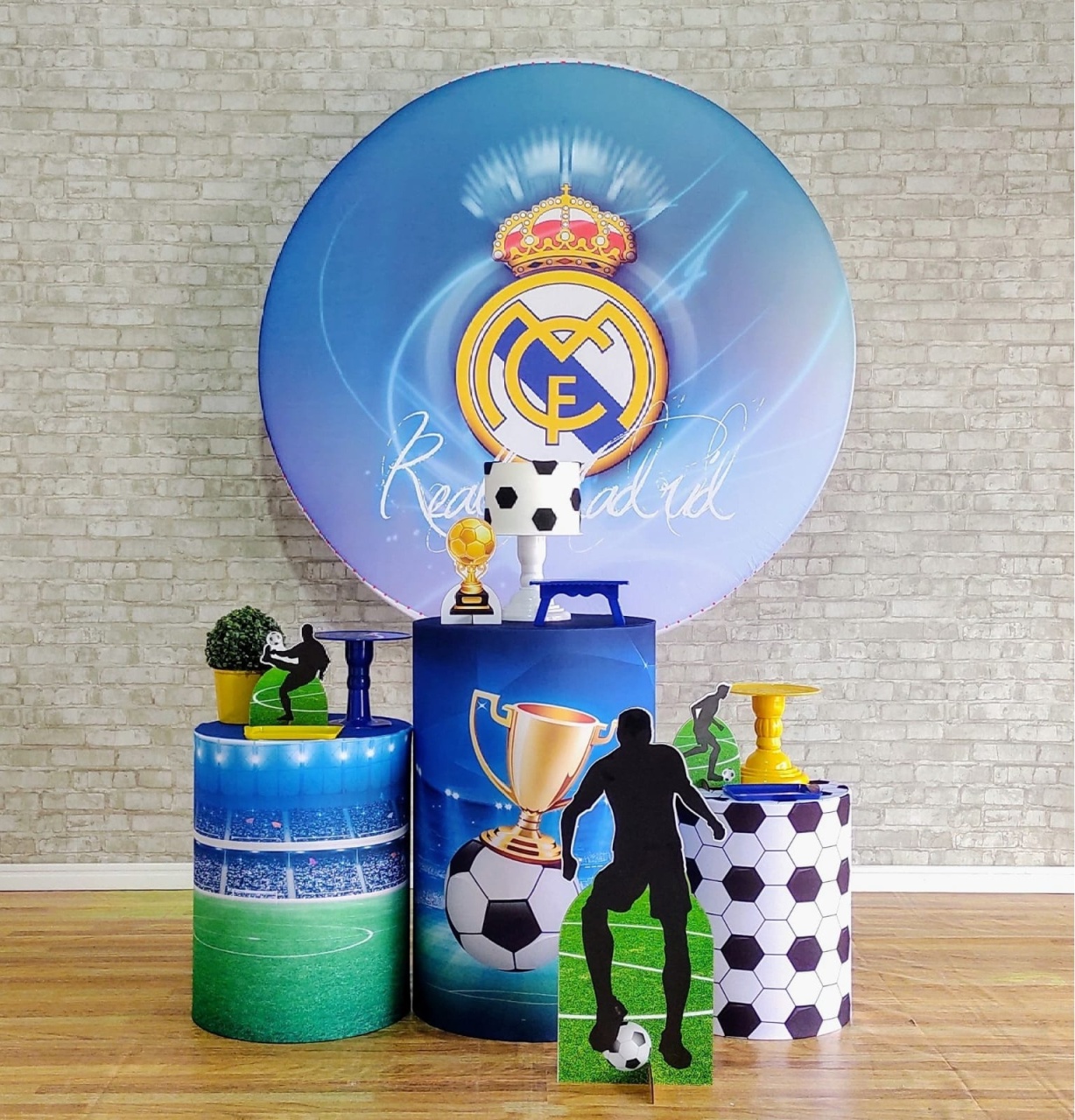 Real Madrid Kit Prata   - DFEST PEGUE E MONTE