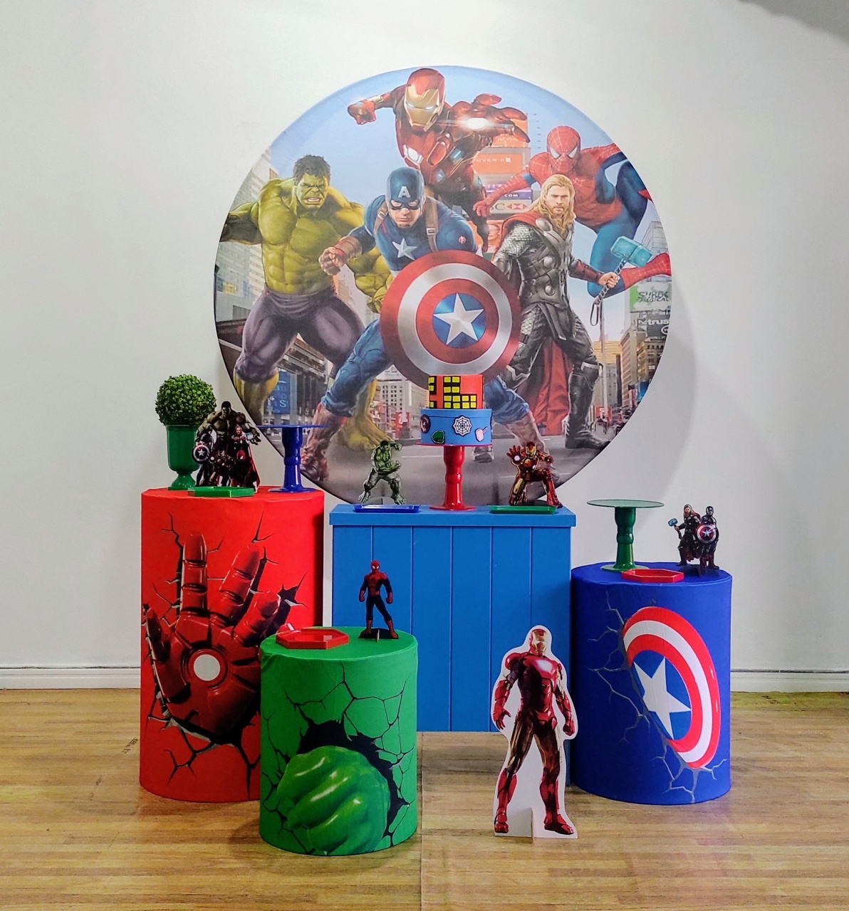 Vingadores  3 Kit Ouro - DFEST PEGUE E MONTE