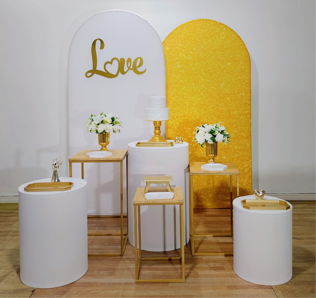 Kit Comemore Branco/Dourado Love - DFEST PEGUE E MONTE