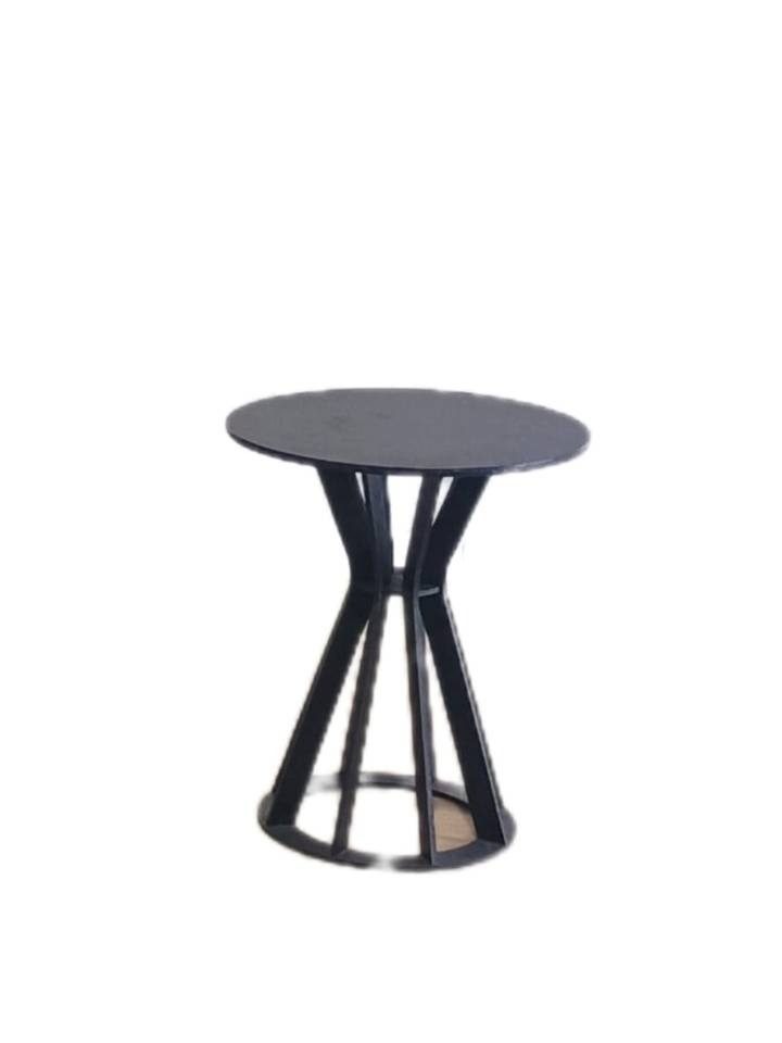 Mesa Mdf Preta Pequena - DFEST PEGUE E MONTE