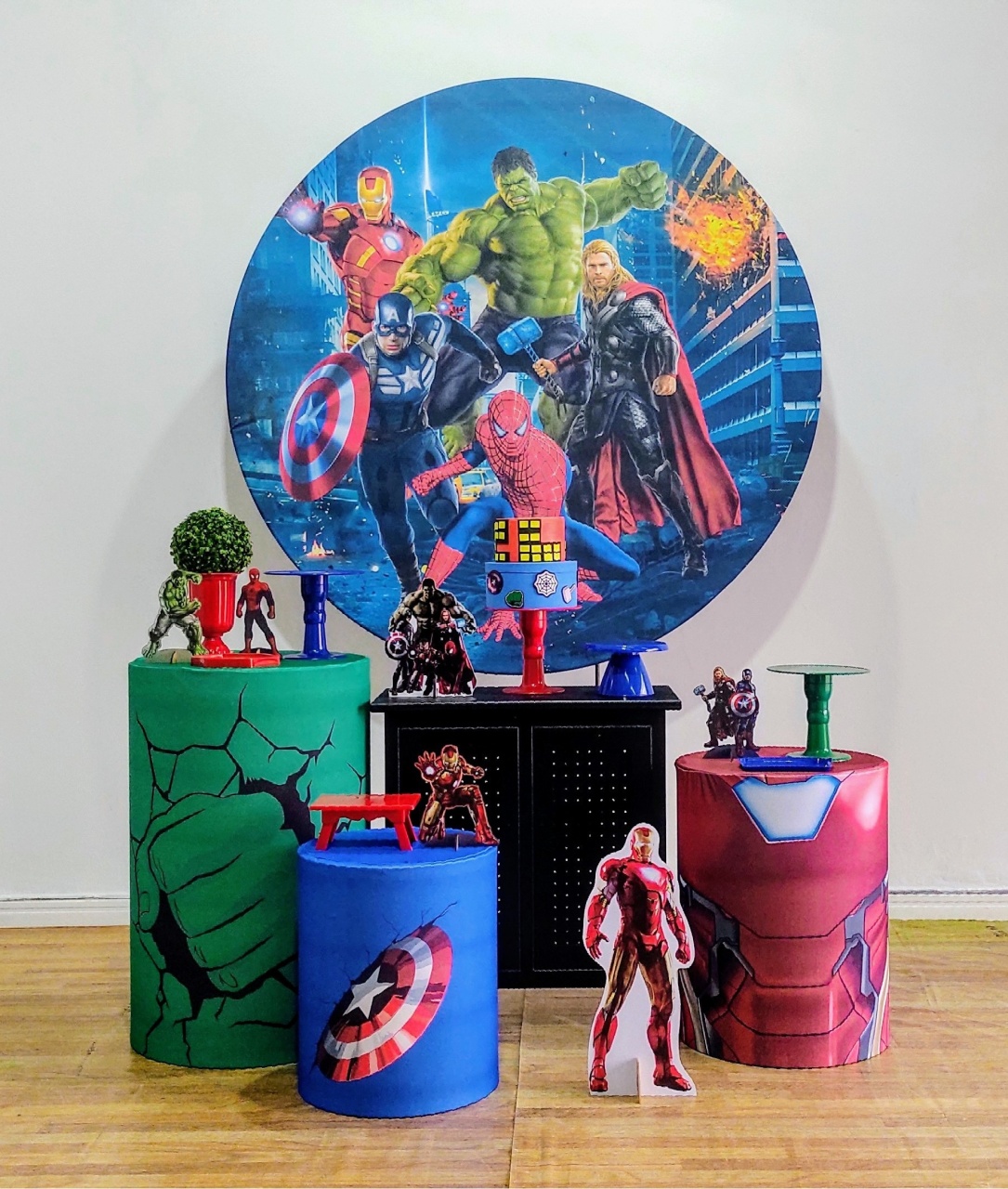 Vingadores  1 Kit Ouro - DFEST PEGUE E MONTE