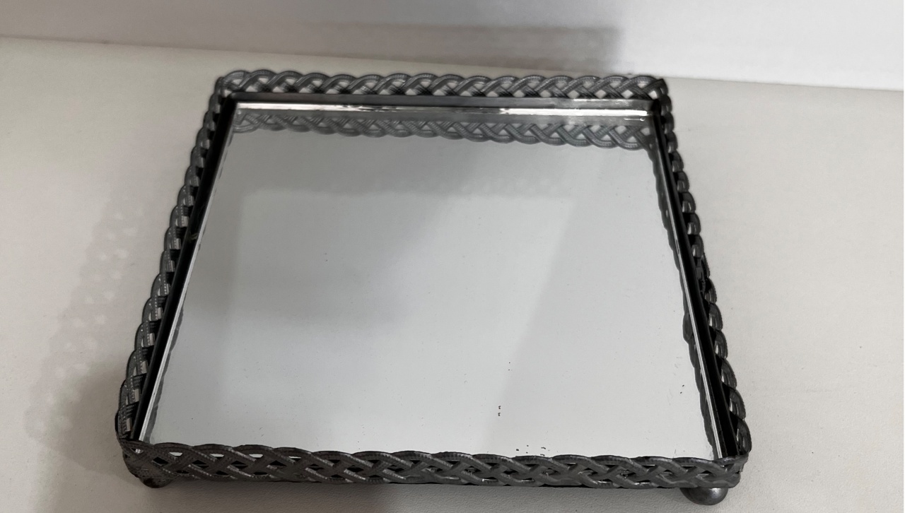 98- Bandeja Quadrada Prata Ferro Espelho 15X15Cm - P - PRIME DECOR RJ