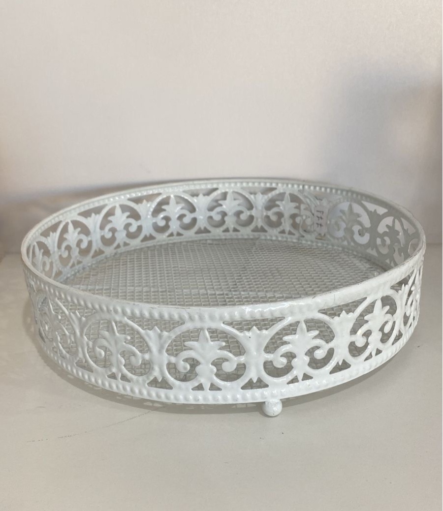 771- Bandeja de Ferro Redonda Detalhe Aramada Branca Com Apoio 23 Cm Larg X 6 Cm Alt - G - PRIME DECOR RJ