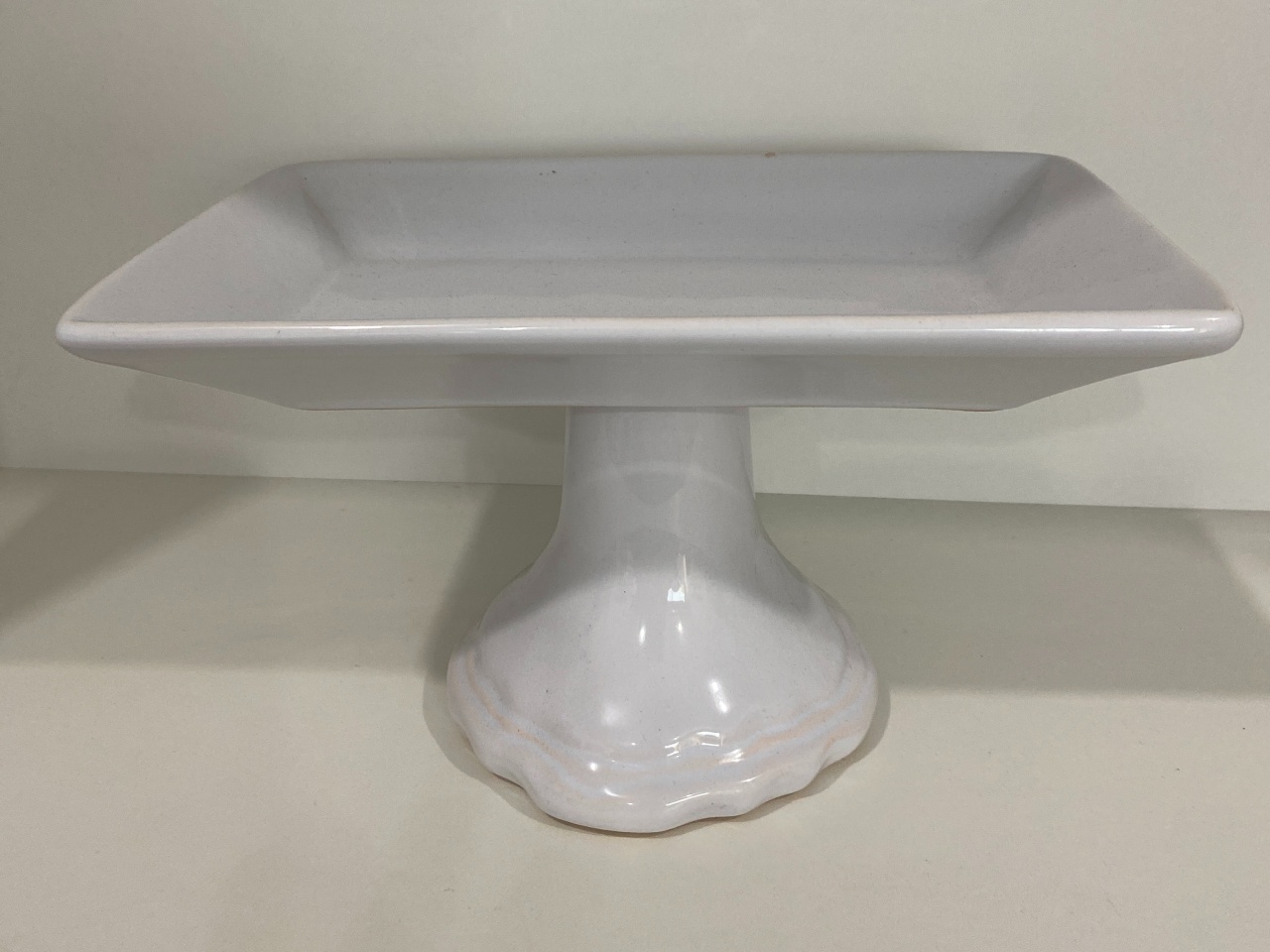 311- Bandeja Ceramica Retangular C/ Apoio Branca 22,5 Cm Comp X 14 Cm Larg X 13,5 Cm Alt- P - PRIME DECOR RJ
