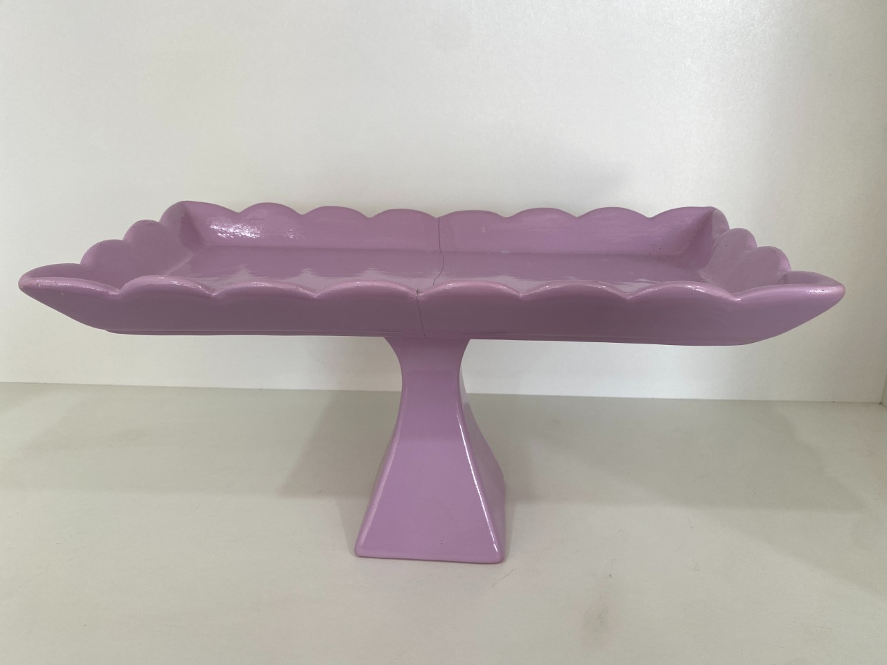305- Bandeja Ceramica  Retangular Detalhe Onda Lilas  C/ Apoio 15 Cm Larg X 30,5 Cm X 15 Cm Alt - G - PRIME DECOR RJ