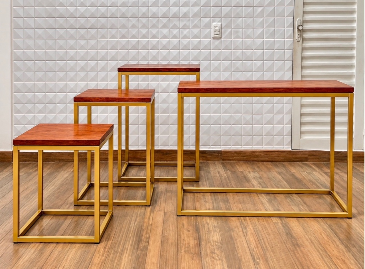 Quarteto de Mesa Industrial de Ferro Dourado Com Tampa de Madeira - PRIME DECOR RJ
