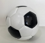 176- Enfeite de Mesa "Bola de Futebol" de Porcelana - P - imagem 2