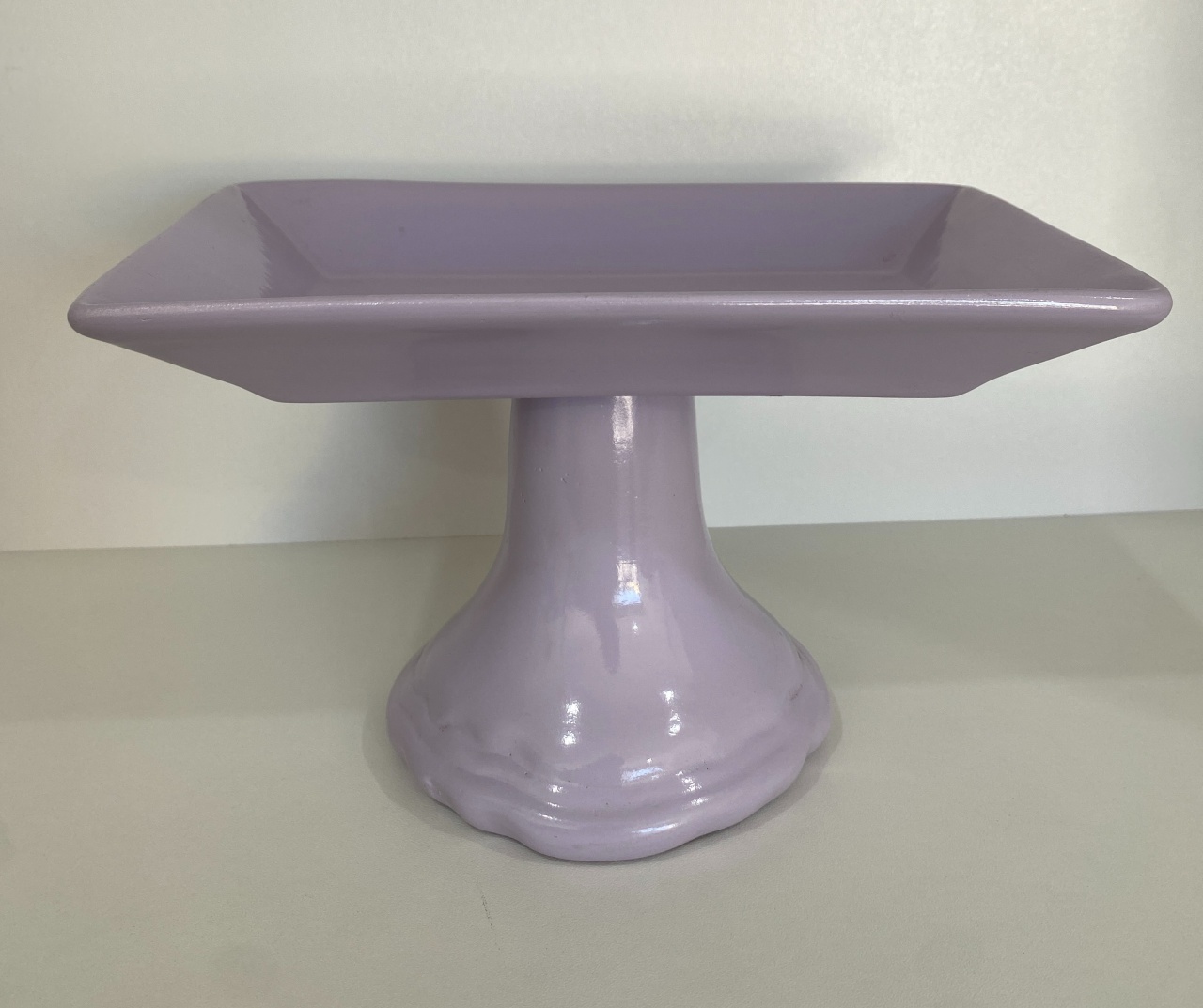 319- Bandeja Ceramica  Retangular C/ Apoio  Detalhe Lisa Lilas Lavanda 22,5 Cm Comp X 14 Cm Larg X 13,5 Cm Alt - P - PRIME DECOR RJ