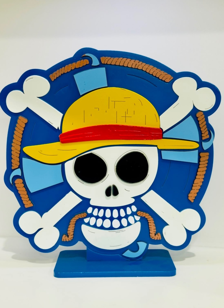 Enfeite de Mesa de Madeira Detalhe Placa Do One Piece 16,5 Cm Larg X 17,5 Cm Alt - PRIME DECOR RJ