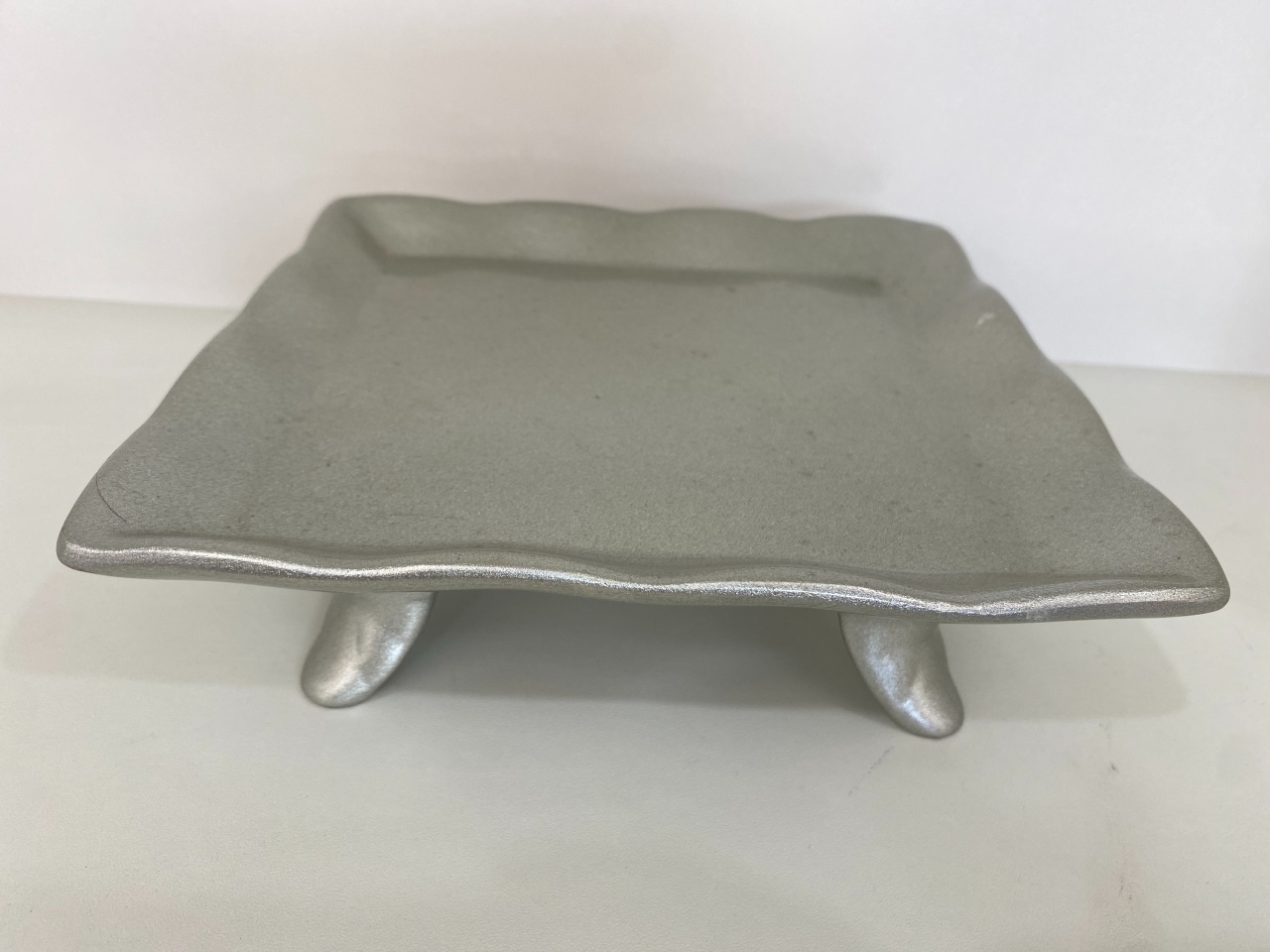 97- Bandeja de Ceramica Quadrada  C/ Apoio Prata 19 Cm Larg X 6 Cm Alt - M  - PRIME DECOR RJ