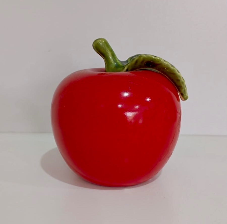 Enfeite de Mesa Ceramica Detalhe Maca Vermelho  Carmin 10 Cm Larg X 12 Cm Alt - PRIME DECOR RJ