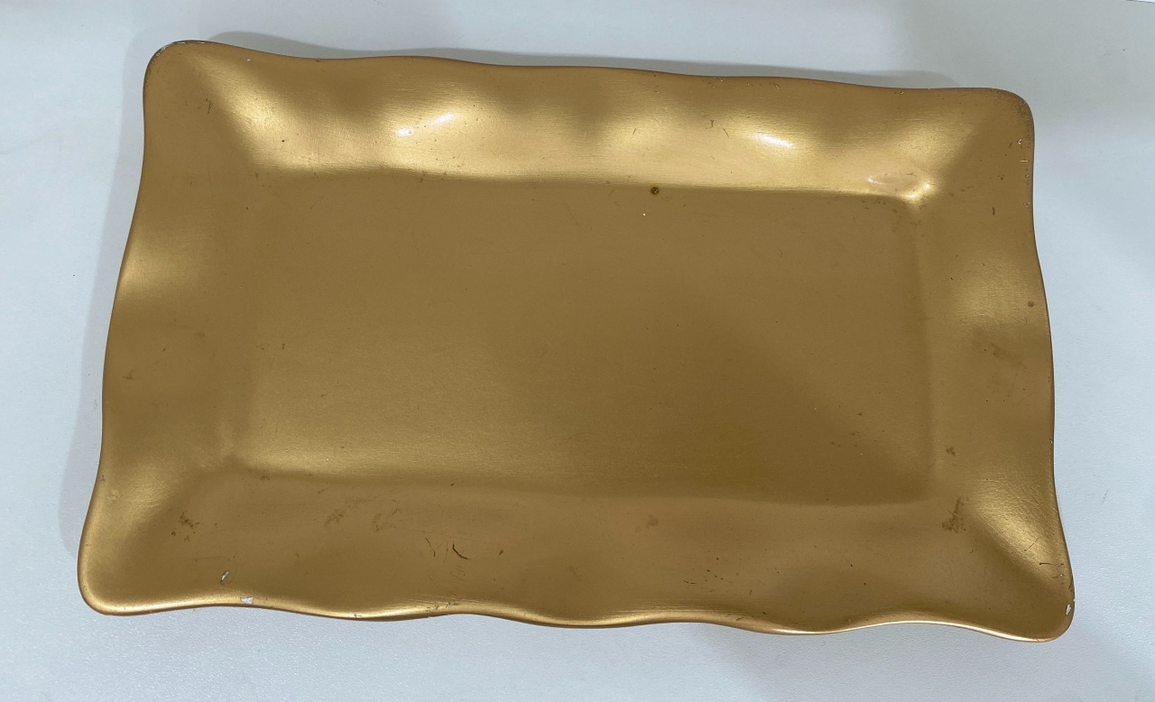 18- Bandeja Ceramica Dourada Retangular  Ondulada Dourada 27 Cm Comp X 16 Cm Larg- Rasa - M - PRIME DECOR RJ