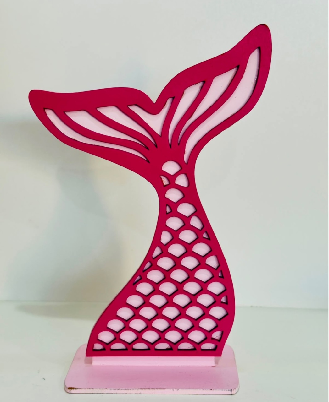 752- Calda de Sereia Rosa Cherry Com Rosa Pink Enfeite Mdf de 12 Cm Larg X 21 Cm Alt - Pp - PRIME DECOR RJ
