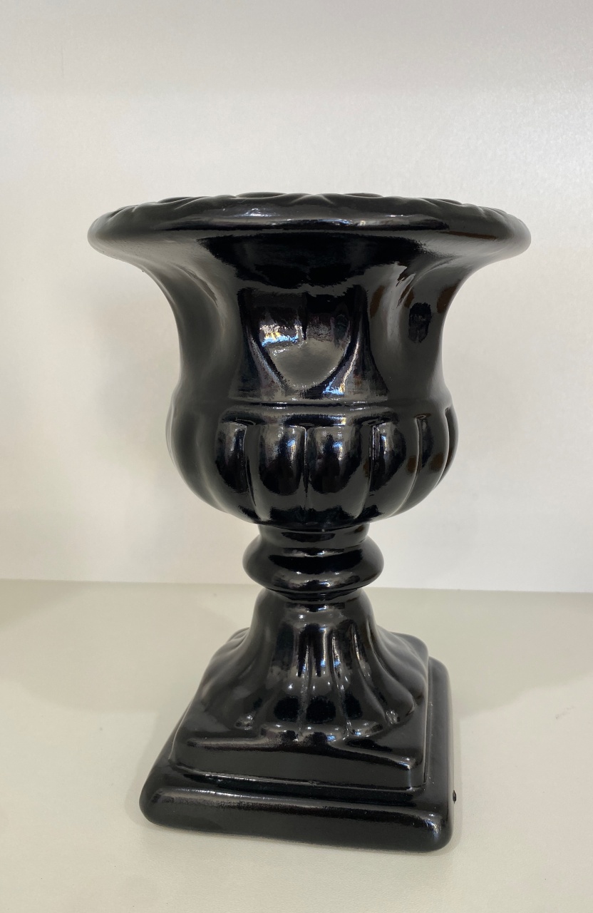 499- Vaso de Ceramica Detalhe Romano Base Quadrado Borda de Flor Preto 16 Cm Larg X 21 Cm Alt - G - PRIME DECOR RJ