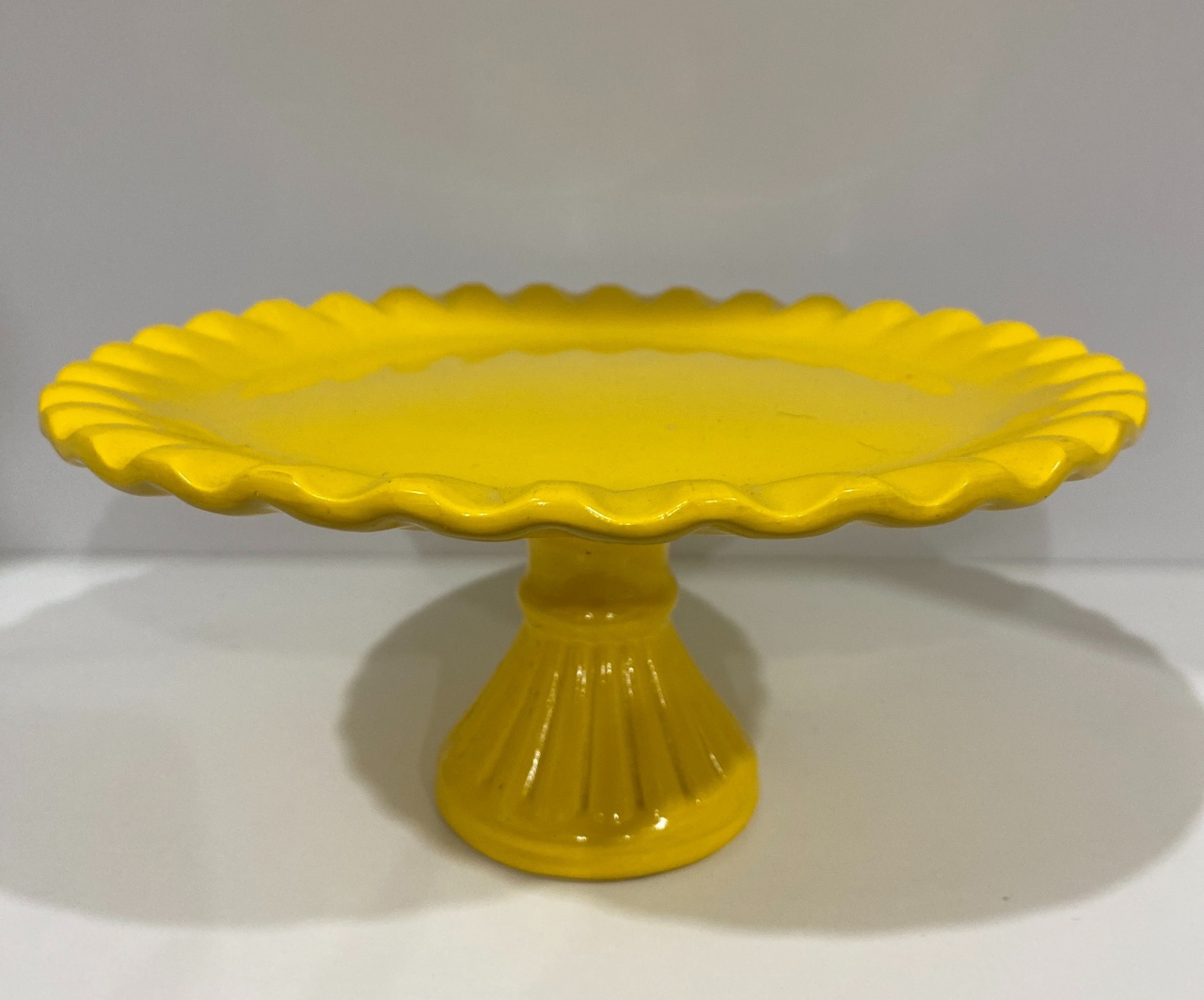 418- Boleira de Ceramica Detalhe Onda Amarelo Canario 23,5 Cm Larg X 11 Cm Alt  - M - PRIME DECOR RJ