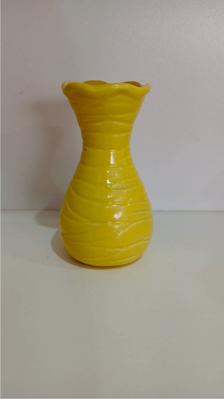 504- Vaso de Ceramica Detalhe Azaleia Amarelo Banana 5,5 Cm Larg X 11 Alt - Pp - PRIME DECOR RJ