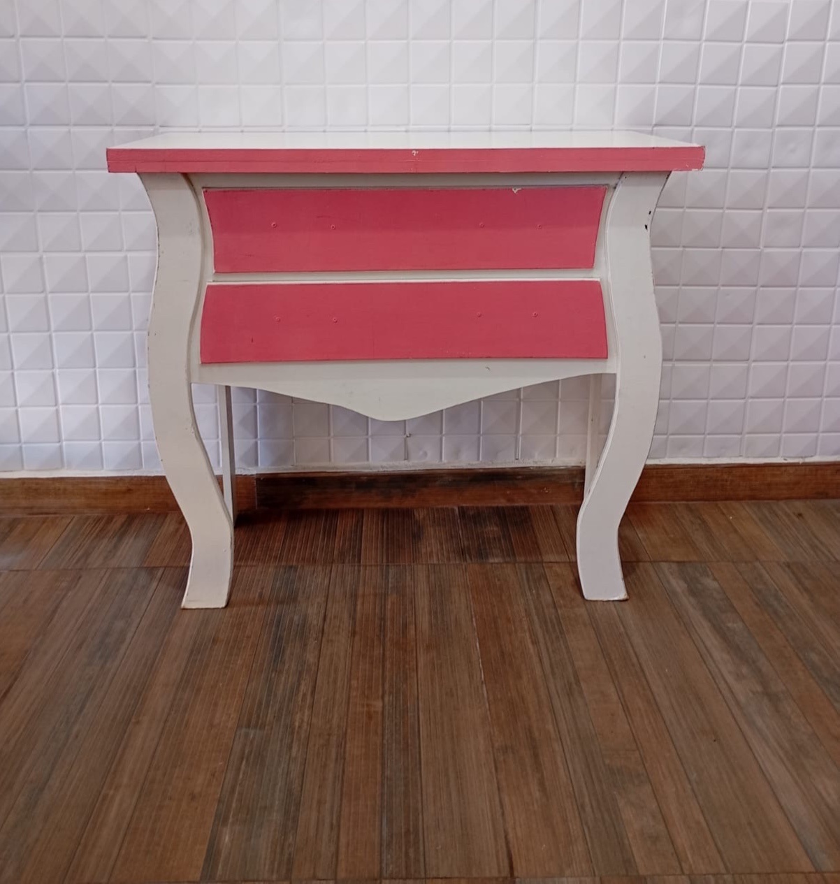 941- Comoda de Madeira Detalhe Penteadeira Rosa E Branco 92 Cm Comp X 45 Cm Larg X 82 Cm Alt - PRIME DECOR RJ