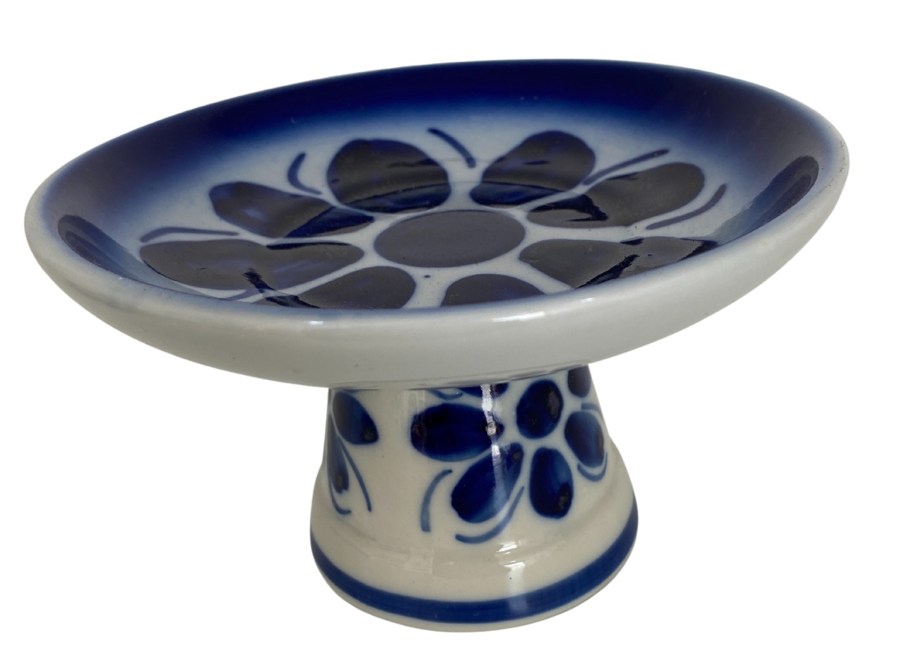 564- Boleira de Ceramica Detalhe Flor Branco E Azul 14 Cm Larg X 8 Cm Alt - Pp - PRIME DECOR RJ
