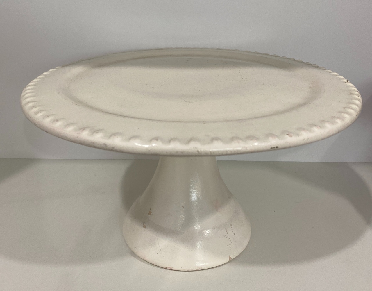 529- Boleira de Ceramica Detalhe Bolinha Branco Off White 29 Cm Larg X 15,5 Cm Alt Gg - PRIME DECOR RJ