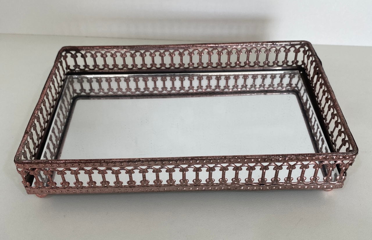 371-  Bandeja  Rose Retangular de Ferro Vazado C/ Espelho C/ Apoio  20 Cm Comp X 12,5 Cm Larg X 4 Cm Alt - M - PRIME DECOR RJ