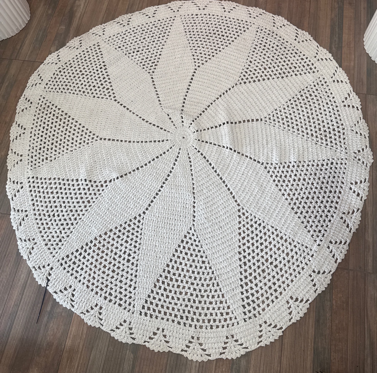 Tapete Redondo Artesanal Crochê Macramê - Branco 1.25M Alt X 1,25M Larg  - PRIME DECOR RJ