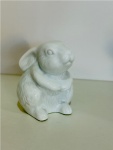 249- Coelho Branco Enfeite de Porcelana 10 Cm Alt - P - imagem 1